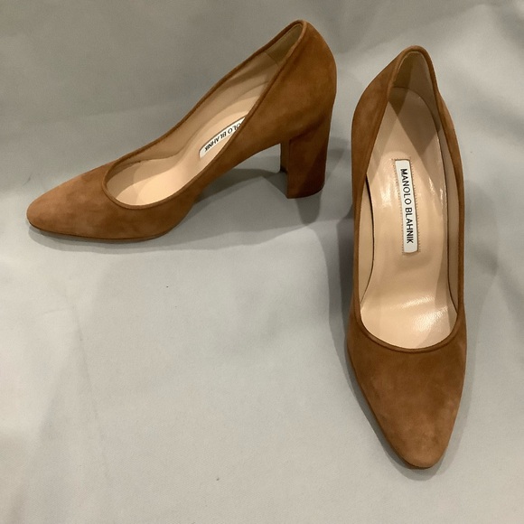 Manolo Blahnik Brown Suede Classic Heel Pumps - Size 38 - Picture 4 of 7
